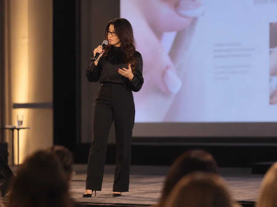 Kassandra Stefanye ministrando palestra