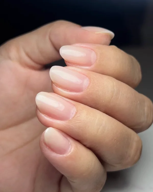 Unhas naturais e elegantes